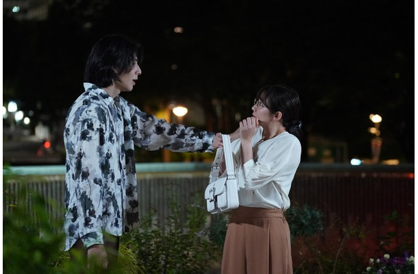 カヲル、愛実を追いかけいきなり抱きしめる！驚く愛美は…『愛の、がっこう。』４話
