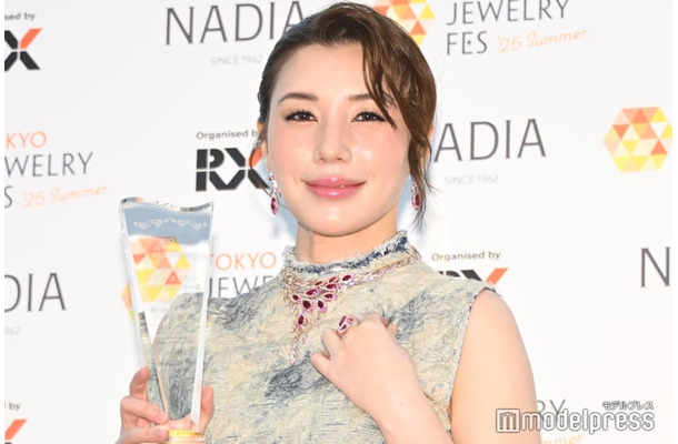 囲み取材に出席した仲里依紗（C）モデルプレス