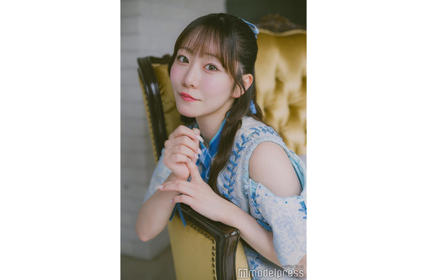 モデルプレスのインタビューに応じた真中まな（C）モデルプレス