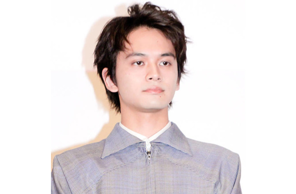 北村匠海『あんぱん』“嵩”役で見せる繊細な芝居に称賛の声！視聴者の心に沁みる魅力に迫る