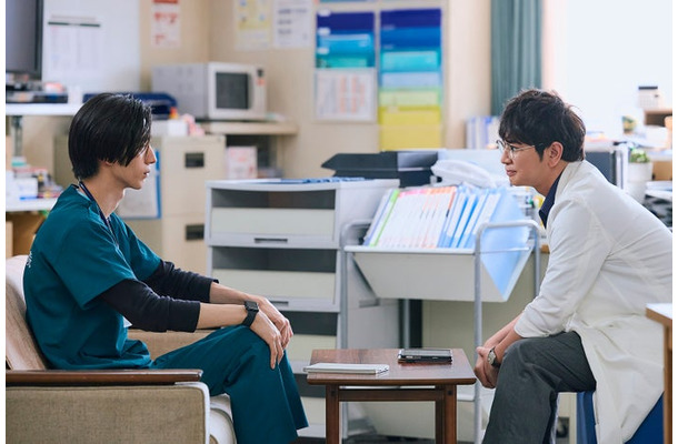 清水尋也、松本潤「19番目のカルテ」（C）TBSスパークル／TBS（撮影：加藤春日）