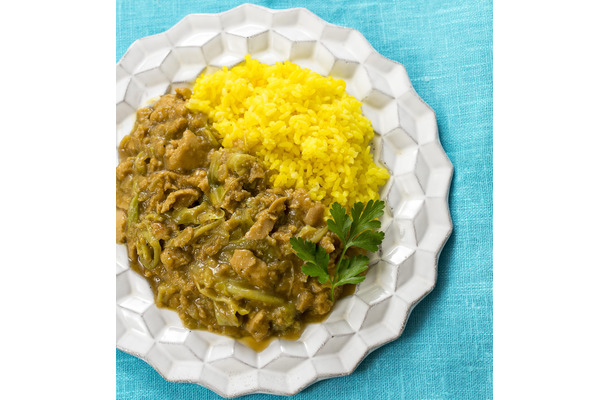 10分で完成「魚肉ソーセージとキャベツのキーマカレー」。低カロリー高タンパクな「魚肉ソーセージ」で、夏を乗り切る！