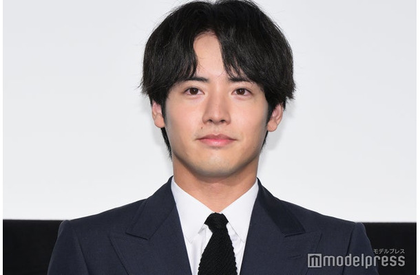 「近畿地方のある場所について」大ヒット舞台挨拶に出席した赤楚衛二（C）モデルプレス