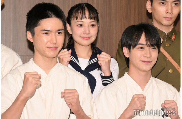 舞台「あの夏、君と出会えて～幻の甲子園で見た景色～」囲み取材に出席した岡崎彪太郎、藤井直樹（C）モデルプレス