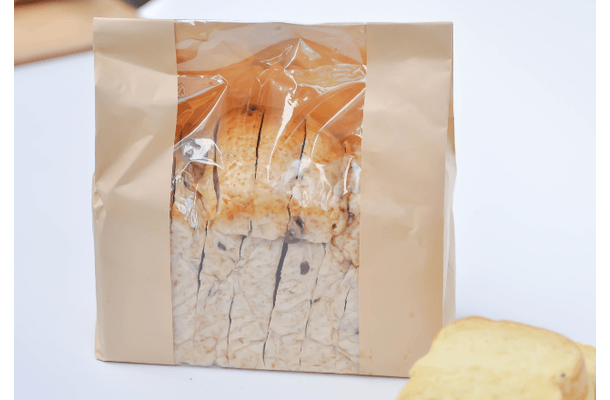 家から食パンが消えた…ソファを掃除すると空っぽの袋が→食パンが”まさかの真相”に「あなたでしょ？」「敵は賢い」