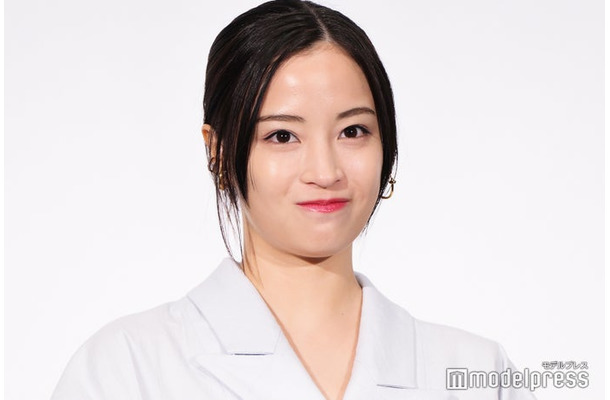 「遠い山なみの光」公開記念舞台挨拶に出席した広瀬すず（C）モデルプレス