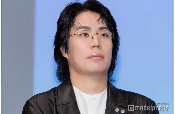 「ミーツ・ザ・ワールド」完成披露舞台挨拶に登壇したくるま（C）モデルプレス