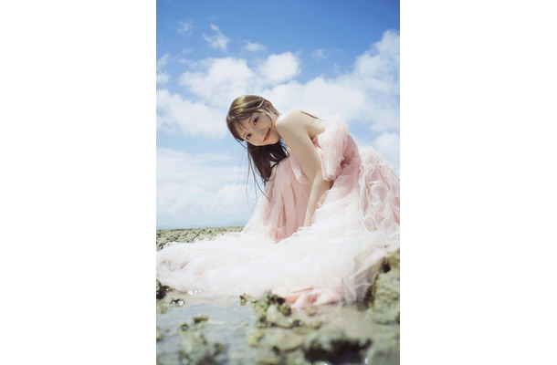 ねお／ファーストデジタル写真集「ねおism.」（C）藤原 宏／集英社