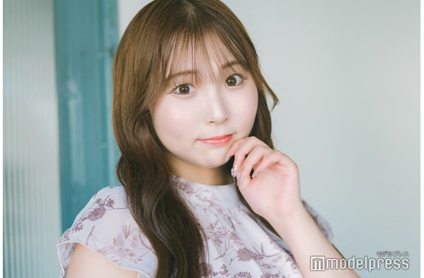 モデルプレスのインタビューに応じた平野百菜さん（C）モデルプレス
