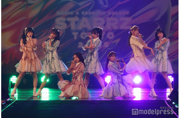 22/7（C）モデルプレス