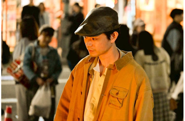 菅田将暉「もしもこの世が舞台なら、楽屋はどこにあるのだろう」第1話(C)フジテレビ