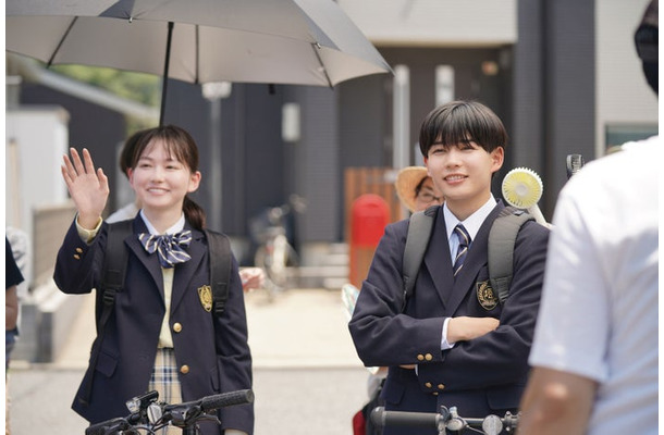 山田杏奈、長尾謙杜（C）2025『恋に至る病』製作委員会
