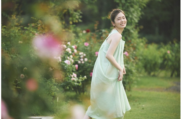 小芝風花カレンダー2026「Flower」（2025年12月12日発売）(C)マガジンハウス
