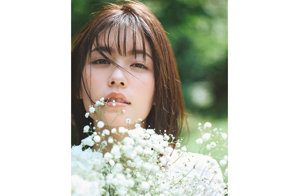 小芝風花カレンダー2026「Flower」（2025年12月12日発売）（C）マガジンハ ウス