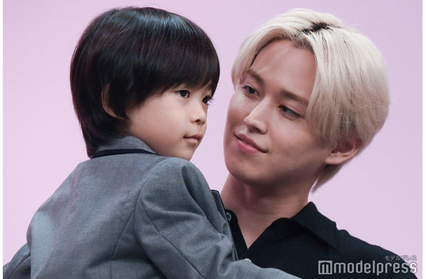 「娘の命を奪ったヤツを殺すのは罪ですか？」制作発表会に出席した佐藤大空、白岩瑠姫（C）モデルプレス