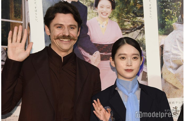 トミー・バストウ、高石あかり（C）モデルプレス