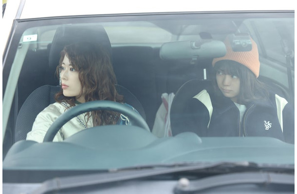 岩本蓮加、冨里奈央「ふたりエスケープ」第1話あらすじ（C）田口囁一・一迅社／「ふたりエスケープ」製作委員会