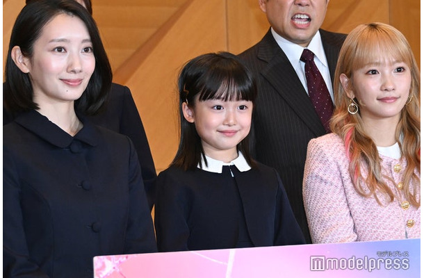 「フェイクマミー」制作発表会見に出席した波瑠、池村碧彩、川栄李奈（C）モデルプレス