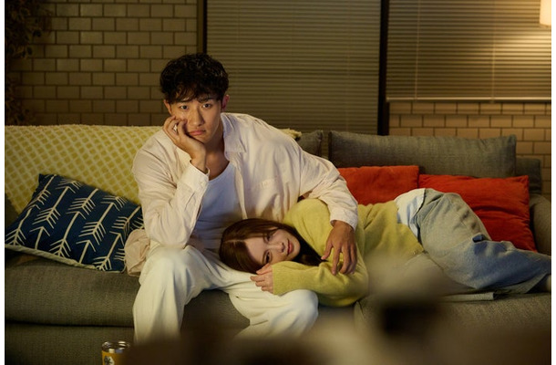 岩本照、白石麻衣「恋する警護24時 season2」第1話(C)テレビ朝日