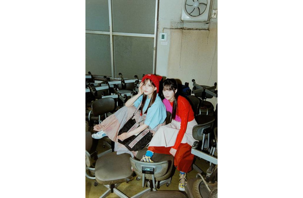 櫻坂46遠藤理子＆村井優、大注目の同期コンビが可憐な衣装姿でパシャリ！不思議な世界観を表現