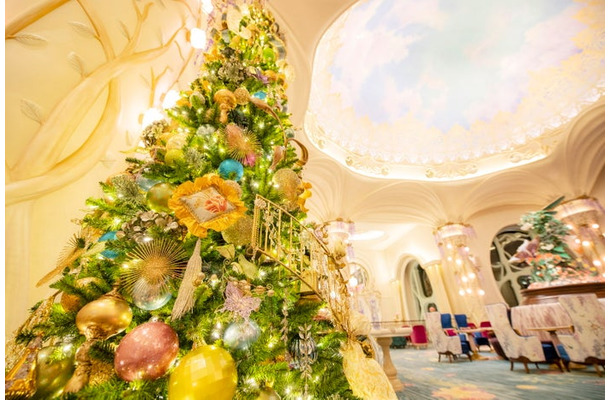 東京ディズニーシー・ファンタジースプリングスホテル クリスマスデコレーション 装飾イメージ（C）Disney