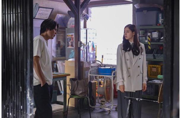 間宮祥太朗、新木優子「良いこと悪いこと」第2話（C）日本テレビ