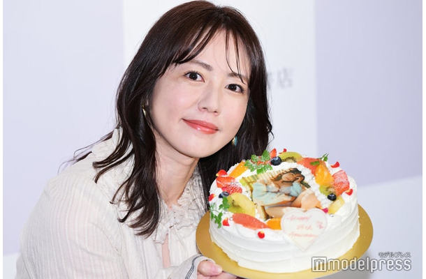 「余韻」発売記念会見に出席した磯山さやか(C)モデルプレス