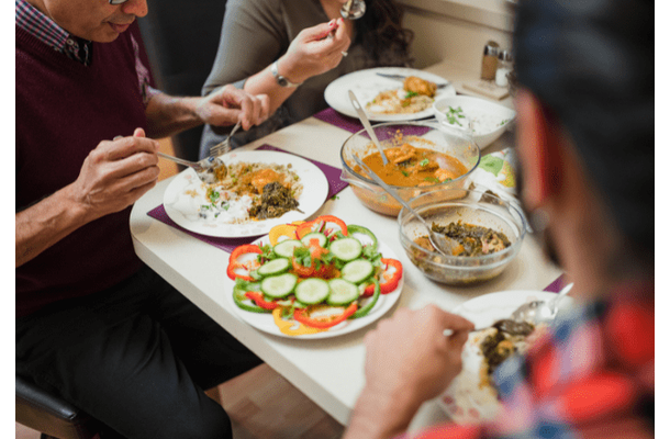 トルコにいる友人宅で…「一緒に食べちゃうの!?」まさかの”食事作法”に「うれしい」「心が通じ合う」