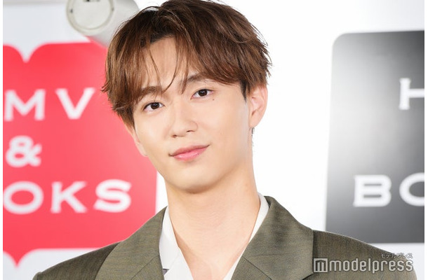 「暁紀」発売記念会見に出席した野村康太(C)モデルプレス