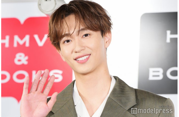 「暁紀」発売記念会見に出席した野村康太(C)モデルプレス