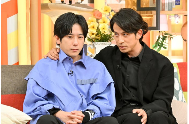 二宮和也、岡田准一(C)TBS
