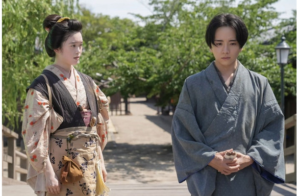 高石あかり、板垣李光人「ばけばけ」第30話(C)NHK