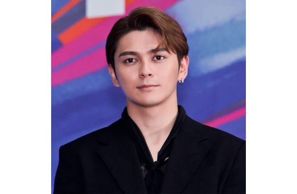 眞栄田郷敦、共演の舘ひろしが語った“目の魅力”「存在で見せる俳優さんのような気がします」