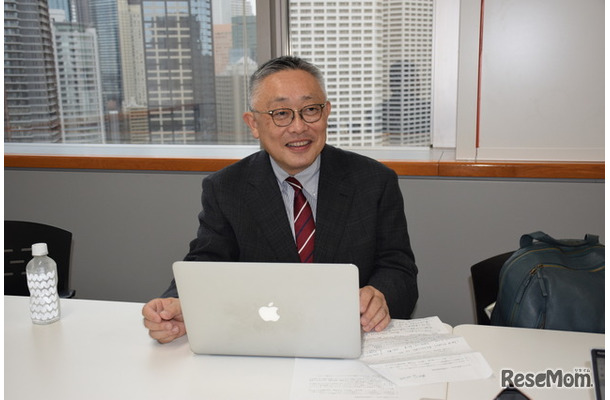 「声の教育社」の営業部に勤務する三谷潤一氏