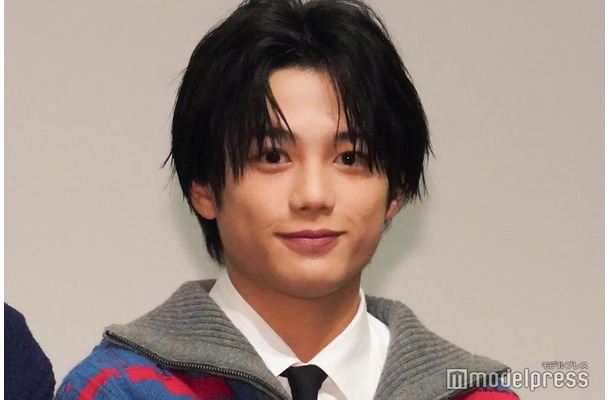 前髪を上げるようになった真弓孟之(C)モデルプレス