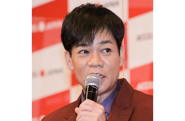 名倉潤、誕生日を迎えた渡辺満里奈との見つめ合いSHOTに反響「おしどり夫婦」「ケーキすごい！」