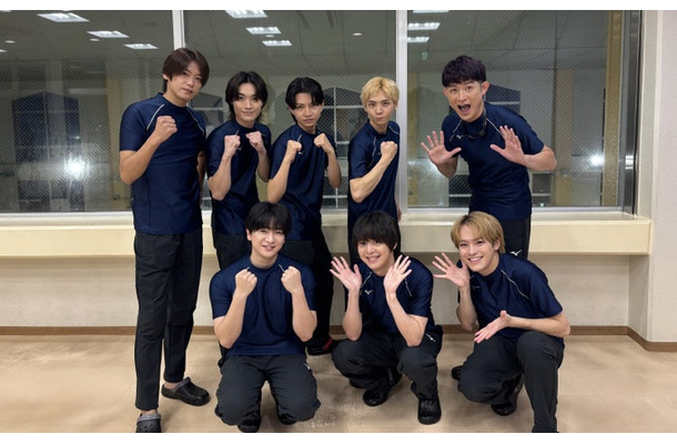 (後列左から)高木雄也、檜山光成、久保廉、松尾龍、松崎祐介(前列左から)知念侑李、有岡大貴、松倉海斗(C)フジテレビ