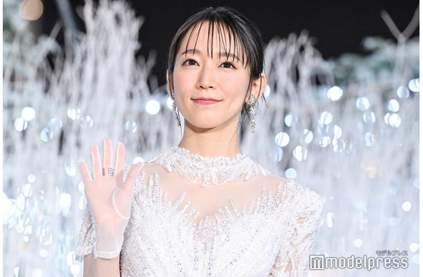 『WHITE KITTE』点灯式に出席した吉岡里帆（C）モデルプレス