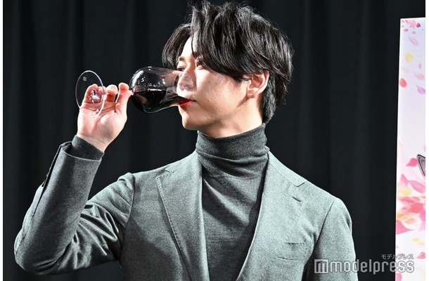 「神の雫」アニメ制作発表会見に出席した亀梨和也（C）モデルプレス