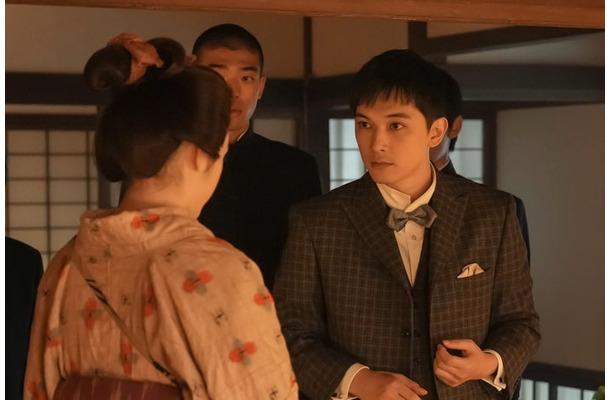 高石あかり、吉沢亮「ばけばけ」第40話(C)NHK