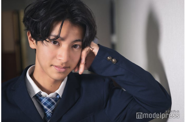 モデルプレスのインタビューに応じた酒井勇人くん（C）モデルプレス