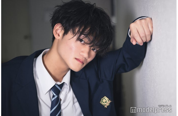 モデルプレスのインタビューに応じた上中琉くん（C）モデルプレス