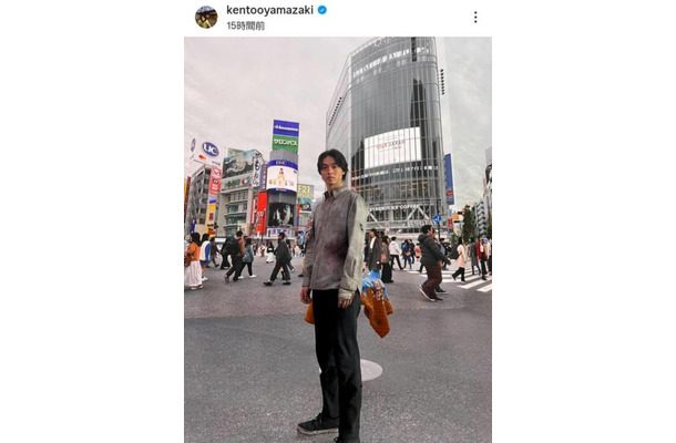 山崎賢人『今際の国のアリス』最新作のオフショ公開!「かっこよすぎる!」「どれもこれも素敵」の声