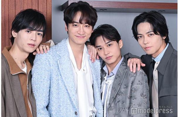 モデルプレスのインタビューに応じた溝口琢矢、小関裕太、松岡広大、猪塚健太（C）モデルプレス