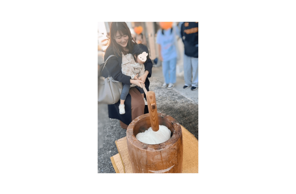 安めぐみ、10歳長女&1歳次女と“毎年恒例”餅つきへ!母としての想いも「色々な行事に触れさせてあげたい」