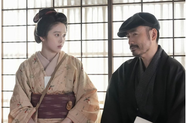 高石あかり、岩崎う大「ばけばけ」第45話(C)NHK