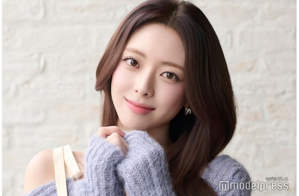 モデルプレスのインタビューに応じたユナ(C)モデルプレス