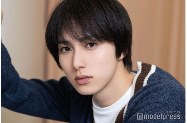 モデルプレスのインタビューに応じた尾崎匠海（C）モデルプレス