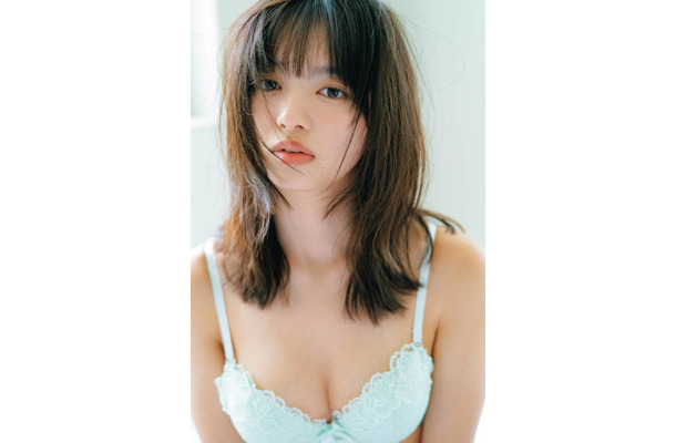 蒔埜ひな、美ボディが眩しい清楚なランジェリーSHOTにドキッ!清純派ヒロインの輝きで魅せる