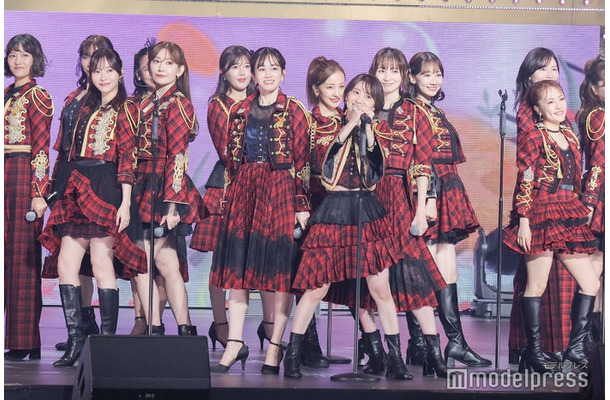 宮澤佐江、指原莉乃、小嶋陽菜、前田敦子、大島優子、篠田麻里子、柏木由紀、高橋みなみ(C)モデルプレス